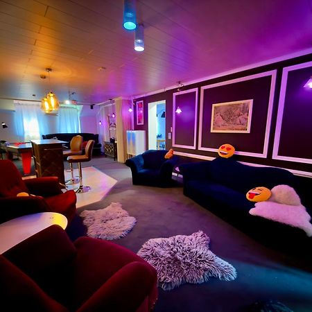 Bookeinfach Bad Ems - Private - Sauna Jacuzzi Whirlpool Swimmingpool Alahna Sup Beachvolleyball Billiards Ping Pong Cinema Theater Music Disco Ball Bbq Und Parkplaetze 外观 照片