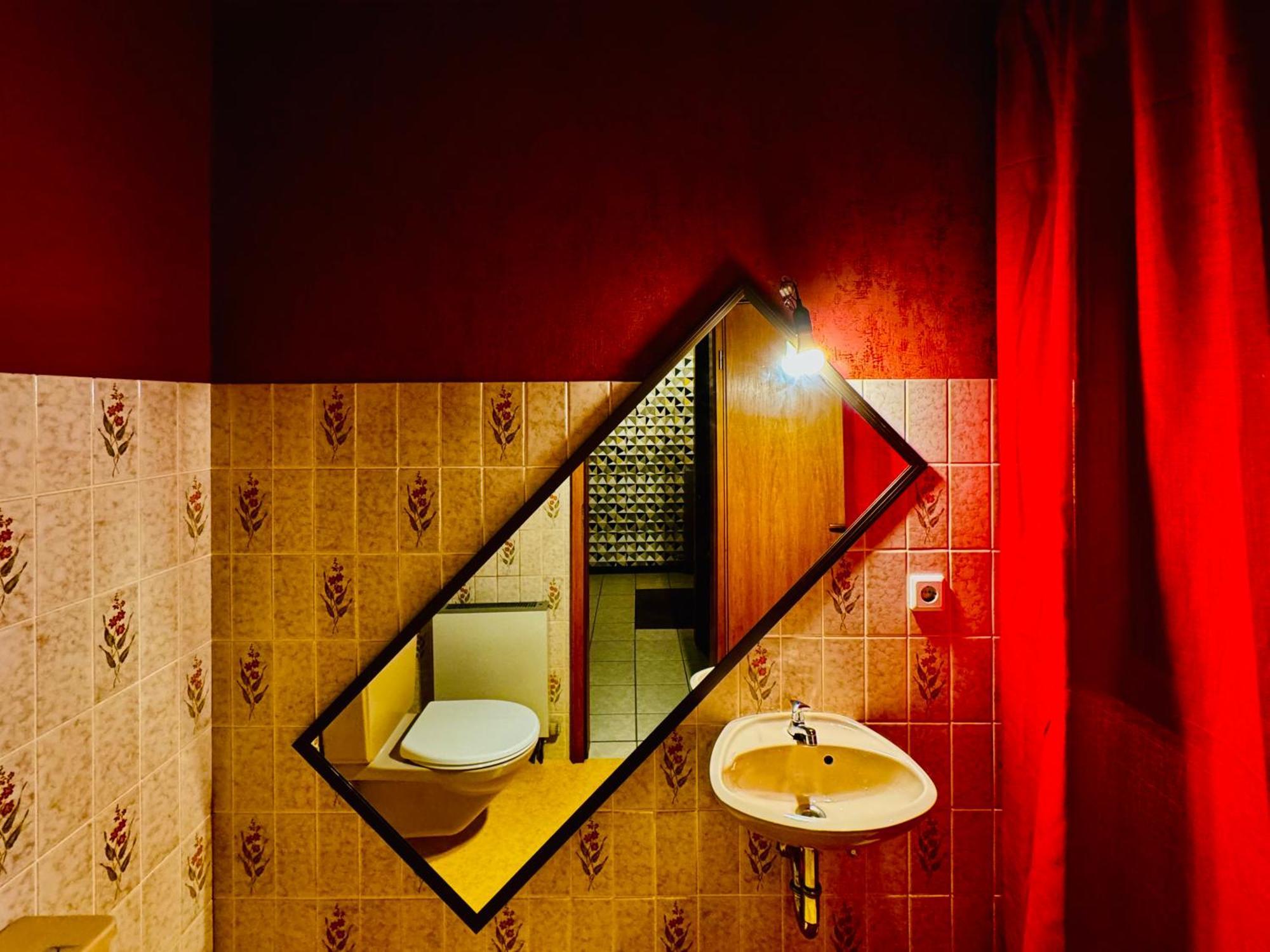 Bookeinfach Bad Ems - Private - Sauna Jacuzzi Whirlpool Swimmingpool Alahna Sup Beachvolleyball Billiards Ping Pong Cinema Theater Music Disco Ball Bbq Und Parkplaetze 外观 照片