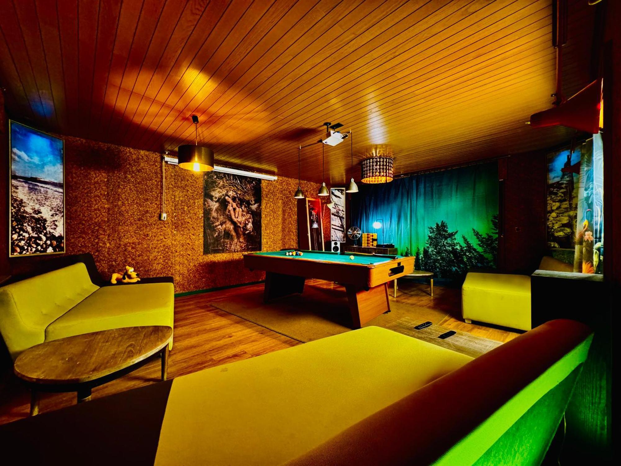 Bookeinfach Bad Ems - Private - Sauna Jacuzzi Whirlpool Swimmingpool Alahna Sup Beachvolleyball Billiards Ping Pong Cinema Theater Music Disco Ball Bbq Und Parkplaetze 外观 照片