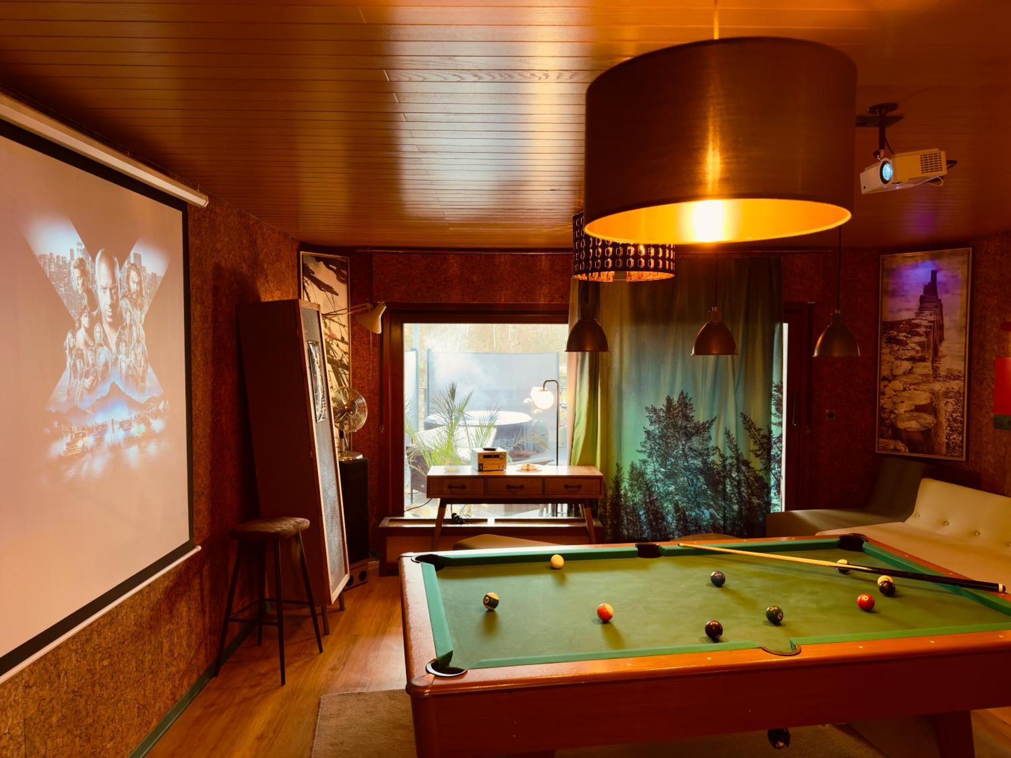 Bookeinfach Bad Ems - Private - Sauna Jacuzzi Whirlpool Swimmingpool Alahna Sup Beachvolleyball Billiards Ping Pong Cinema Theater Music Disco Ball Bbq Und Parkplaetze 外观 照片