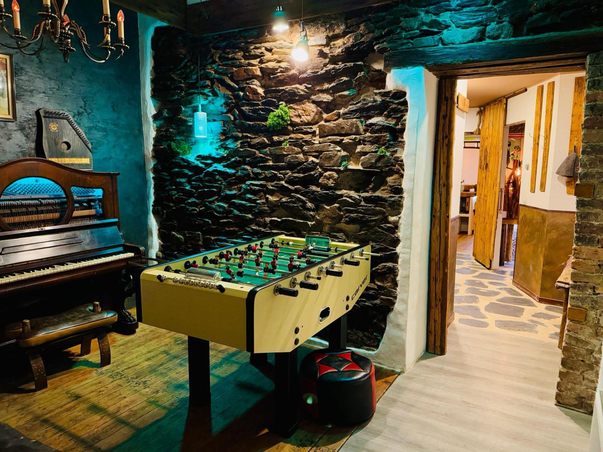 Bookeinfach Bad Ems - Private - Sauna Jacuzzi Whirlpool Swimmingpool Alahna Sup Beachvolleyball Billiards Ping Pong Cinema Theater Music Disco Ball Bbq Und Parkplaetze 外观 照片