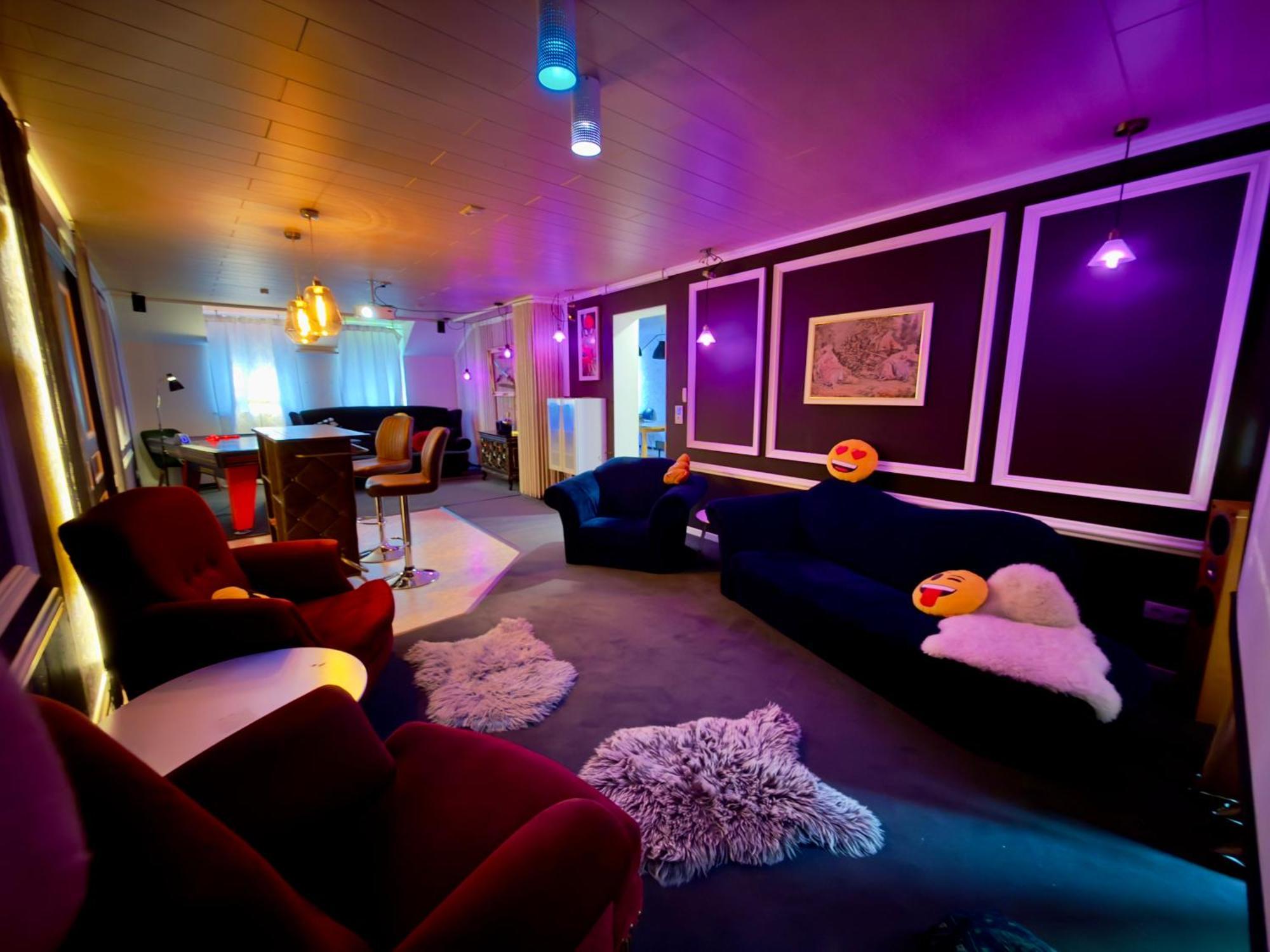 Bookeinfach Bad Ems - Private - Sauna Jacuzzi Whirlpool Swimmingpool Alahna Sup Beachvolleyball Billiards Ping Pong Cinema Theater Music Disco Ball Bbq Und Parkplaetze 外观 照片