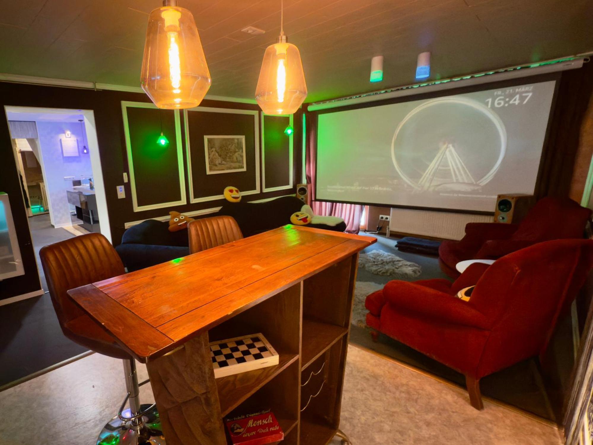 Bookeinfach Bad Ems - Private - Sauna Jacuzzi Whirlpool Swimmingpool Alahna Sup Beachvolleyball Billiards Ping Pong Cinema Theater Music Disco Ball Bbq Und Parkplaetze 客房 照片