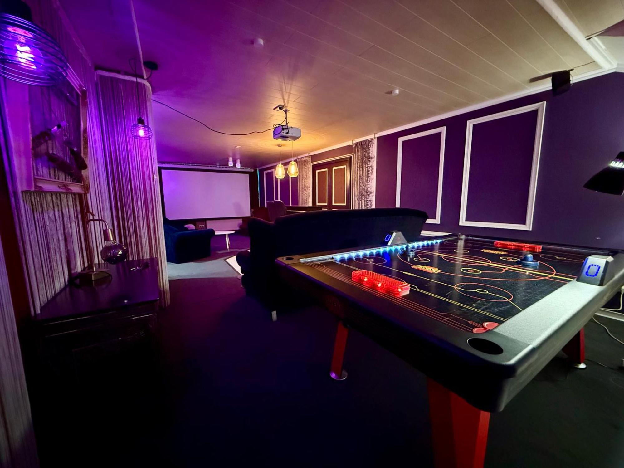 Bookeinfach Bad Ems - Private - Sauna Jacuzzi Whirlpool Swimmingpool Alahna Sup Beachvolleyball Billiards Ping Pong Cinema Theater Music Disco Ball Bbq Und Parkplaetze 外观 照片